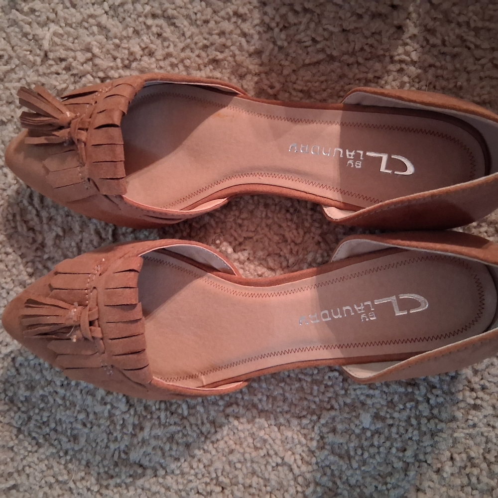 CL by Laundry Women's Tan Tassel Flats